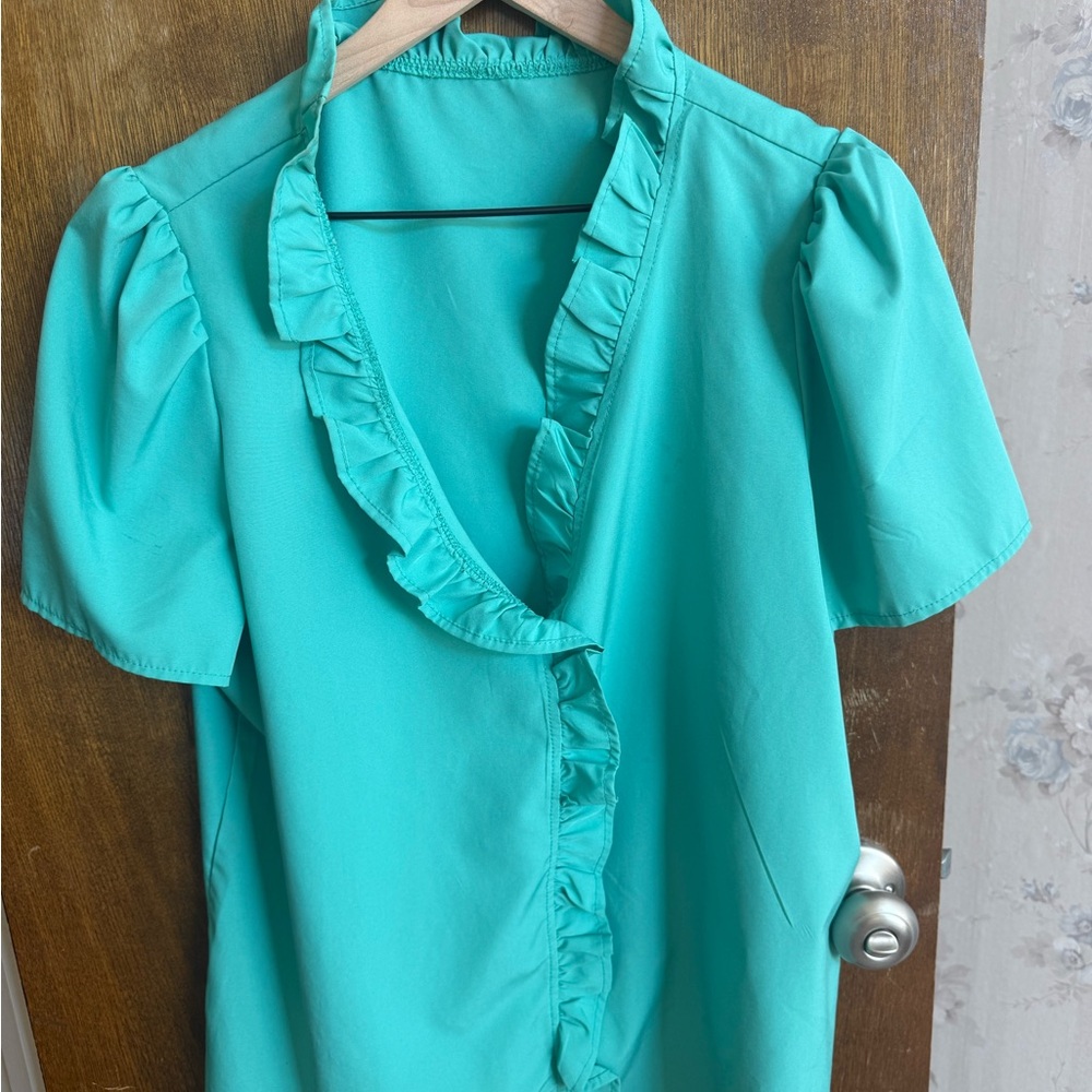 Ruffled V-Neck Short Sleeve Top in Teal
